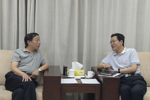 省司法廳黨委書記、廳長(zhǎng)牛紀(jì)南一行前往建筑設(shè)計(jì)院<br/>檢查驗(yàn)收“七五”普法工作